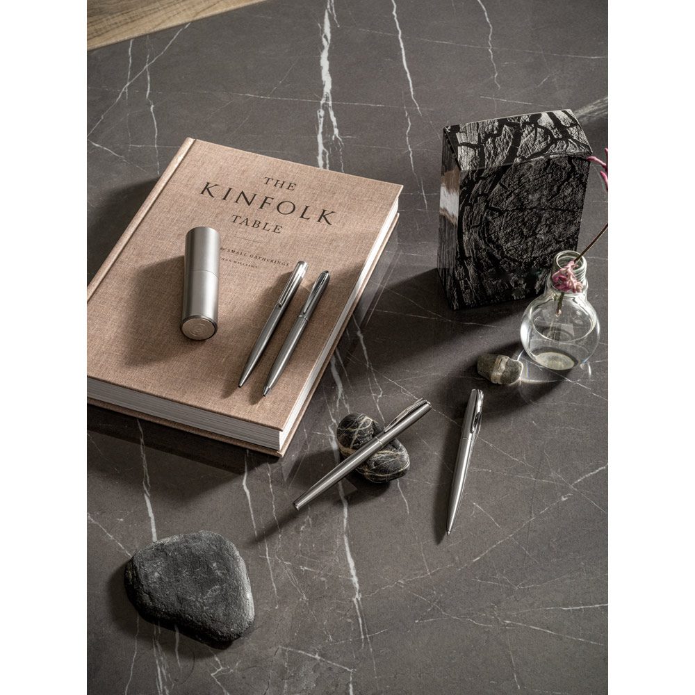 Kit Personalizado de Roller e Caneta Inoxidável - S51781 para Brindes de Eventos e Feiras da Zen Brindes.