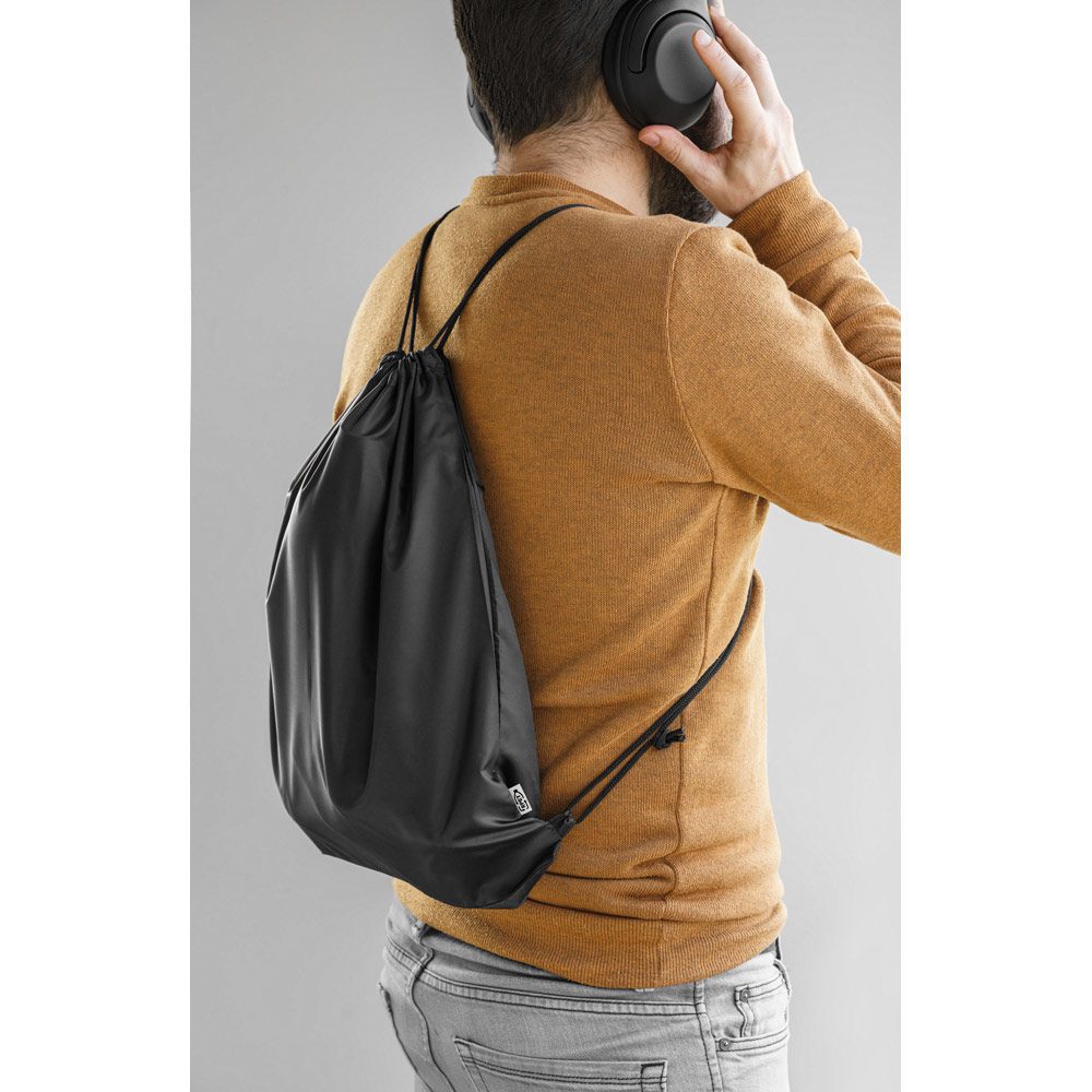 Mochila Saco Poliéster Reciclado Personalizado - S92931 para Brindes de Eventos e Feiras da Zen Brindes.