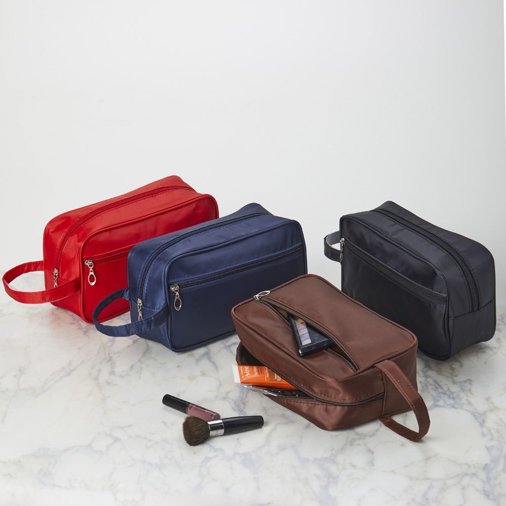 Necessaire Poliéster Personalizado para Brindes Promocionais - X18738 para Brindes de Eventos e Feiras da Zen Brindes.