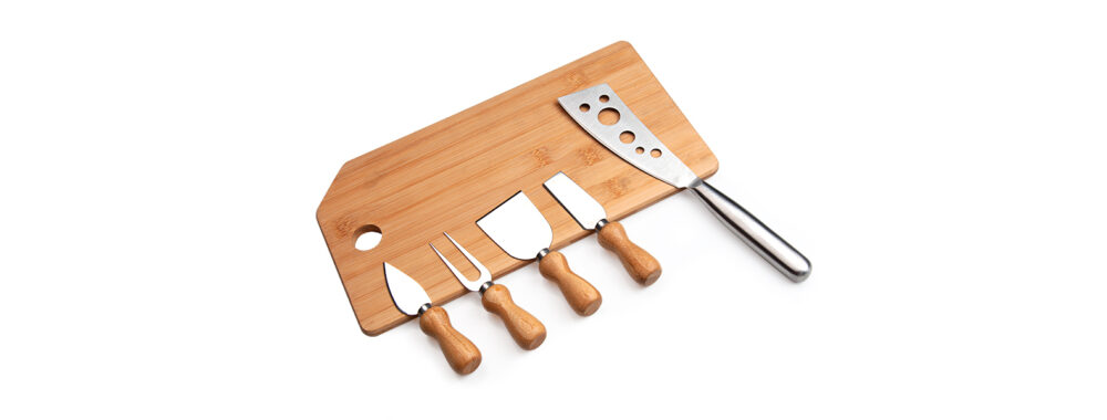 Kit para Queijo em Bambu e Inox Personalizado - MKT-90023 para Brindes de Eventos e Feiras da Zen Brindes.
